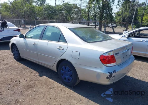 2005 Toyota Camry Le from USA, damaged, VIN 4T1BE32K75U624187